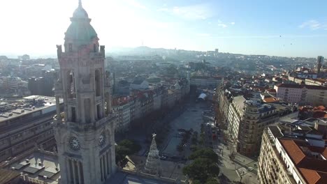 Rathaus-und-Liberty-Square,-Porto,-Portugal