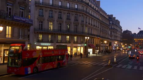 Frankreich-Sonnenuntergang-Beleuchtung-Paris-berühmten-Doppeldecker-Bus-Fahrt-Straße-Pov-Panorama-4k