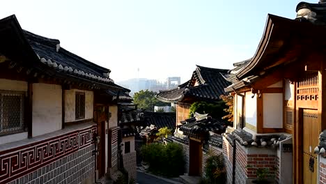 Pueblo-Hanok-de-Bukchon-en-Seúl,-Corea-del-sur