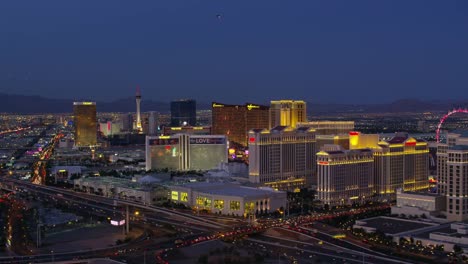 Luftaufnahme-des-Las-Vegas-Strip-bei-Nacht.