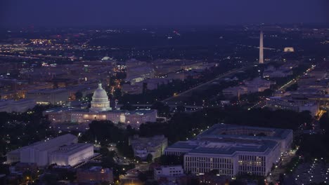 Luftaufnahme-des-Lincoln-Memorial,-Washington-Monument-und-Capitol-Building-in-der-Morgendämmerung.