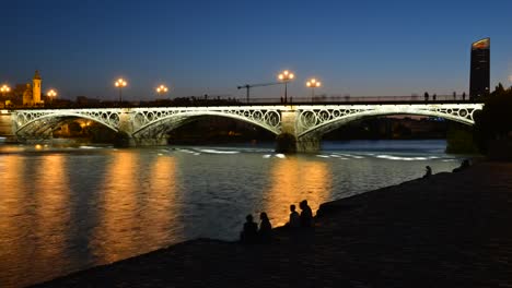 Zeitraffer-der-Puente-de-Triana-oder-Triana-Brücke-in-Sevilla,-Andalusien,-Spanien