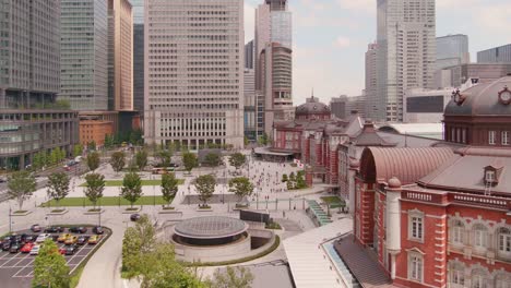 TimeLapse---Scenery-in-front-of-Tokyo-station