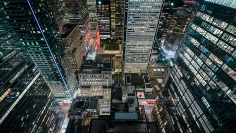 Rooftopping-Wolkenkratzer-Lookdown-in-Toronto