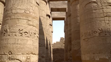 Karnak-Temple-in-Luxor,-Egypt.-The-Karnak-Temple-Complex,-commonly-known-as-Karnak,-comprises-a-vast-mix-of-decayed-temples,-chapels,-pylons,-and-other-buildings-in-Egypt.