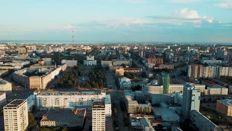 Aerial-drone-view-of-Chelyabinsk-city-center,-Russia