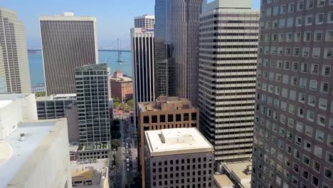 Flying-through-San-Francisco-Skyscrapers