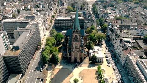 Vista-aérea-drone.-Alemania-Dusseldorf-Iglesia-San-Pedro.-Panorama-de-dusseldorf