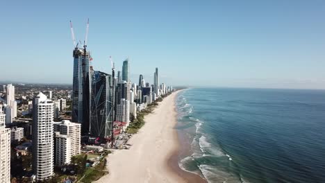 Vista-aérea-de-horizonte-de-paraíso-de-surfistas