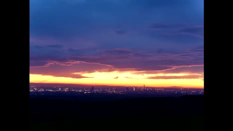 Sunset-timelapse-of-cityscape-urban-skyline-Cologne,-Germany