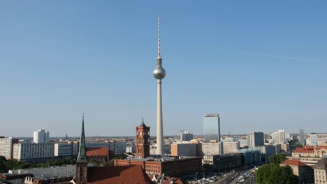 Skyline-aérea-centro-de-la-ciudad-Torre-de-televisión-(Fernsehturm)