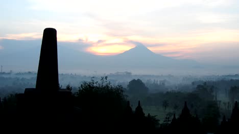 Timelapse-of-sunrise-in-Borobudur-temple