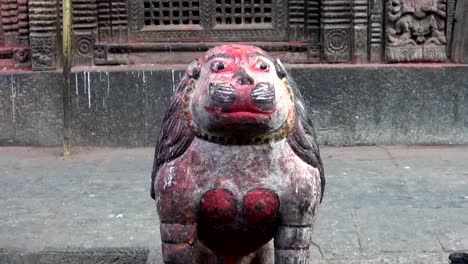 animal-lion-tiger-sculpture-in-Kathmandu,-Nepal