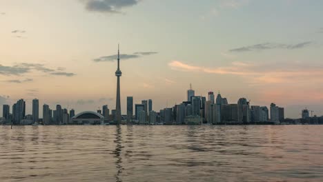 Timelapse-Toronto-horizonte-al-atardecer