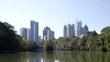 Time-lapse-zoom-out-Atlanta-skyline