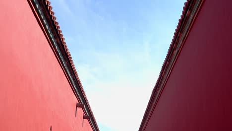 Este-camino-está-junto-a-la-tranquilidad-y-el-Palacio-de-la-longevidad-en-el-patio-interior-de-la-ciudad-prohibida