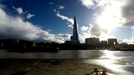 Thames-River-and-Buildings,-London,-United-Kingdom,-Time-Lapse