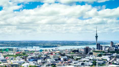 Time-Lapse---Ariel-vista-del-centro-de-la-ciudad-Auckland,-Nueva-Zelanda