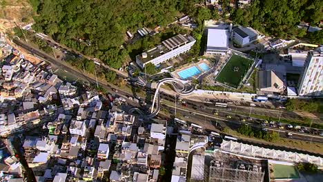 Aerial-view-of-Oscar-Niemeyer-Footbridge,-Rio-de-Janeiro
