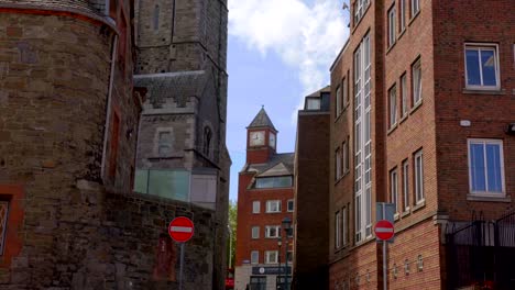 Calle-vacía-en-Dublín,-Irlanda