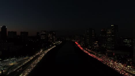 Atasco-en-la-Marginal-Pinheiros-en-Sao-Paulo,-Brasil