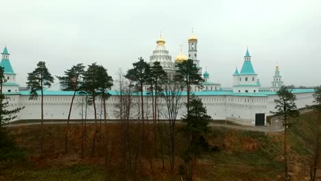 Kloster-Neu-Jerusalem-in-Istra-im-Herbst