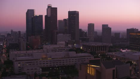 Los-Angeles,-tiro-aéreo-de-Los-Angeles-al-atardecer.