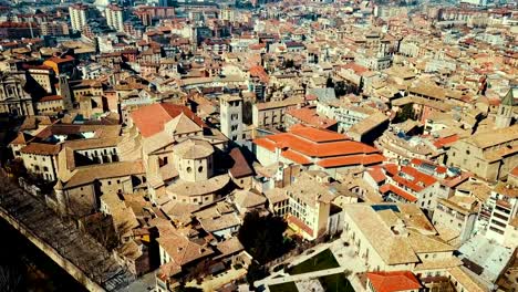 Blick-auf-Vic-Cathedral-im-unteren-Teil-des-historischen-Zentrums