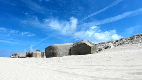 Ruine-der-Betonbunker,-Atlantikwall,-Zweiter-Weltkrieg,-Gedenkstätte,-North-Sea,-4K