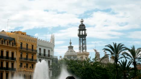 tiro-de-seguimiento-en-la-oficina-de-correos-en-Valencia,-España