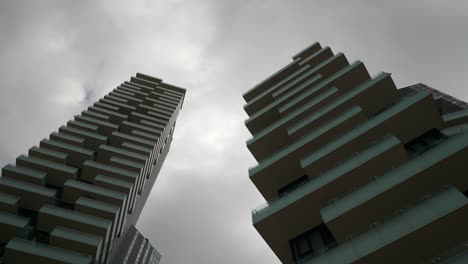 Italia-Milán-bloque-moderno-edificios-panorama-de-lenta-vista-4k