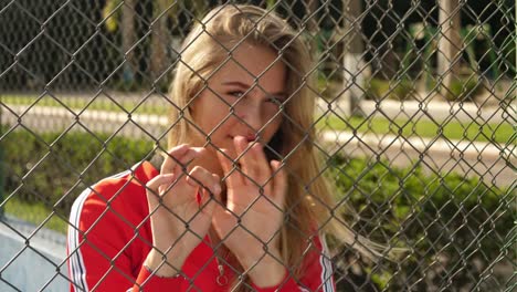 Tennis-girl-posing