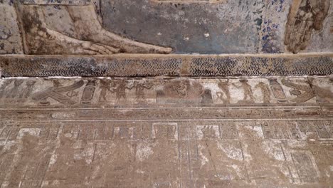 Dendera-Tempel-oder-Tempel-der-Hathor.-Ägypten.-Dendera,-Denderah,-ist-eine-kleine-Stadt-in-Ägypten.-Dendera-Tempel-Komplex,-eine-der-besterhaltenen-Tempelanlagen-aus-alten-Oberägypten.