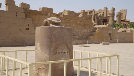 Karnak-Temple-in-Luxor,-Egypt.-The-Karnak-Temple-Complex,-commonly-known-as-Karnak,-comprises-a-vast-mix-of-decayed-temples,-chapels,-pylons,-and-other-buildings-in-Egypt.