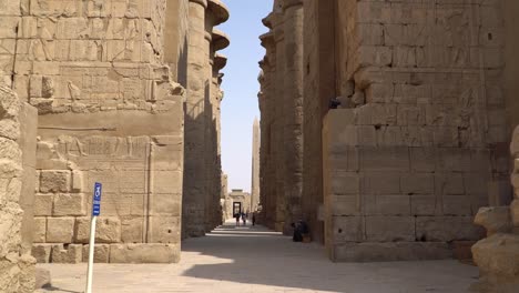 Karnak-Temple-in-Luxor,-Egypt.-The-Karnak-Temple-Complex,-commonly-known-as-Karnak,-comprises-a-vast-mix-of-decayed-temples,-chapels,-pylons,-and-other-buildings-in-Egypt.