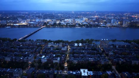 abenddämmerung-Schuss-von-Bostons-Charles-River-und-der-MIT