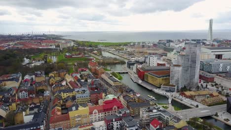 Hermosa-vista-aérea-del-ciudad-de-Malmo-en-Suecia