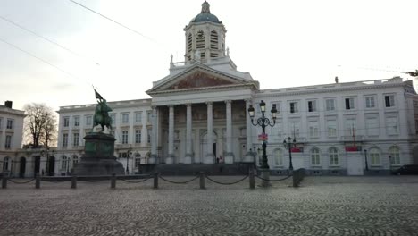 Palast-von-Brüssel-für-eine-lange-Zeit-Residenz-der-belgischen-Könige-neben-dem-königlichen-Park