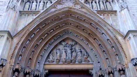 Cathedral-of-Santa-Maria-in-Valencia,-Spain