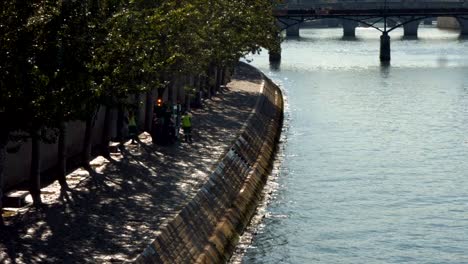 Cleaning-crew-on-Seine-river-bank