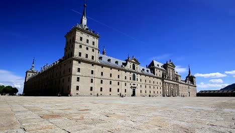 Kloster-San-Lorenzo-de-El-Escorial-in-Madrid,-Spanien