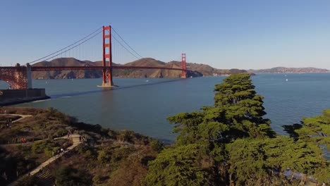 Vista-aérea-de-San-Francisco,-el-puente-Oro-Puerta.