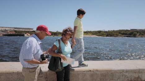 Familia-abuelos-y-niño-vacaciones-en-la-Habana-Cuba-Steadicam