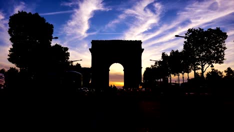 Arco-de-triunfo-París-Francia,-por-la-noche