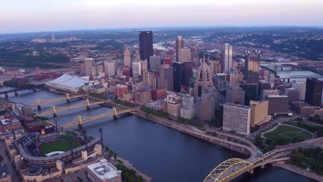 Aerial-view-of-Pittsburgh,-Pennsylvania