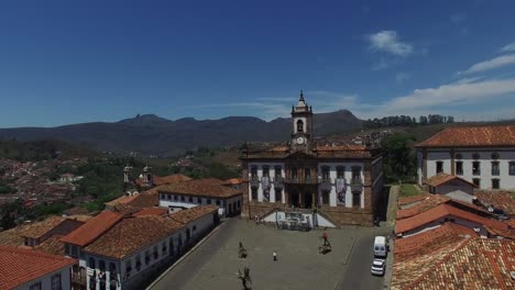 Luftaufnahmen-der-Stadt-Ouro-Preto-in-Minas-Gerais,-Brasilien