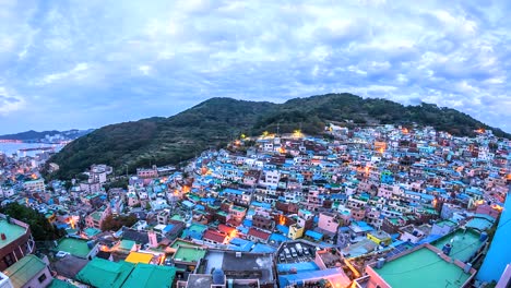 4-k-Time-Zeitraffer-Ansicht-der-Gamcheon-Culture-Village-in-Busan-in-Südkorea