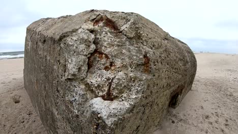 Ruine-der-Betonbunker,-Atlantikwall,-Zweiter-Weltkrieg,-Gedenkstätte,-North-Sea,-4K