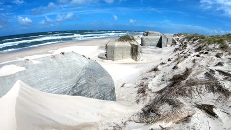 Ruine-der-Betonbunker,-Atlantikwall,-Zweiter-Weltkrieg,-Gedenkstätte,-North-Sea,-4K