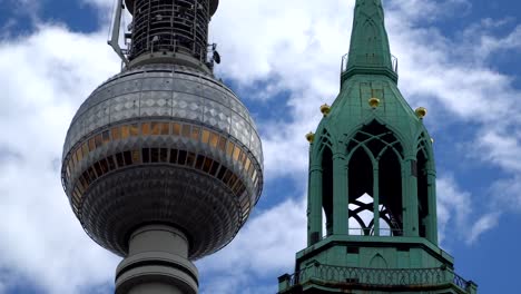 Berliner-Fernsehturm-and-St.-Marienkirche.-Perspective-view